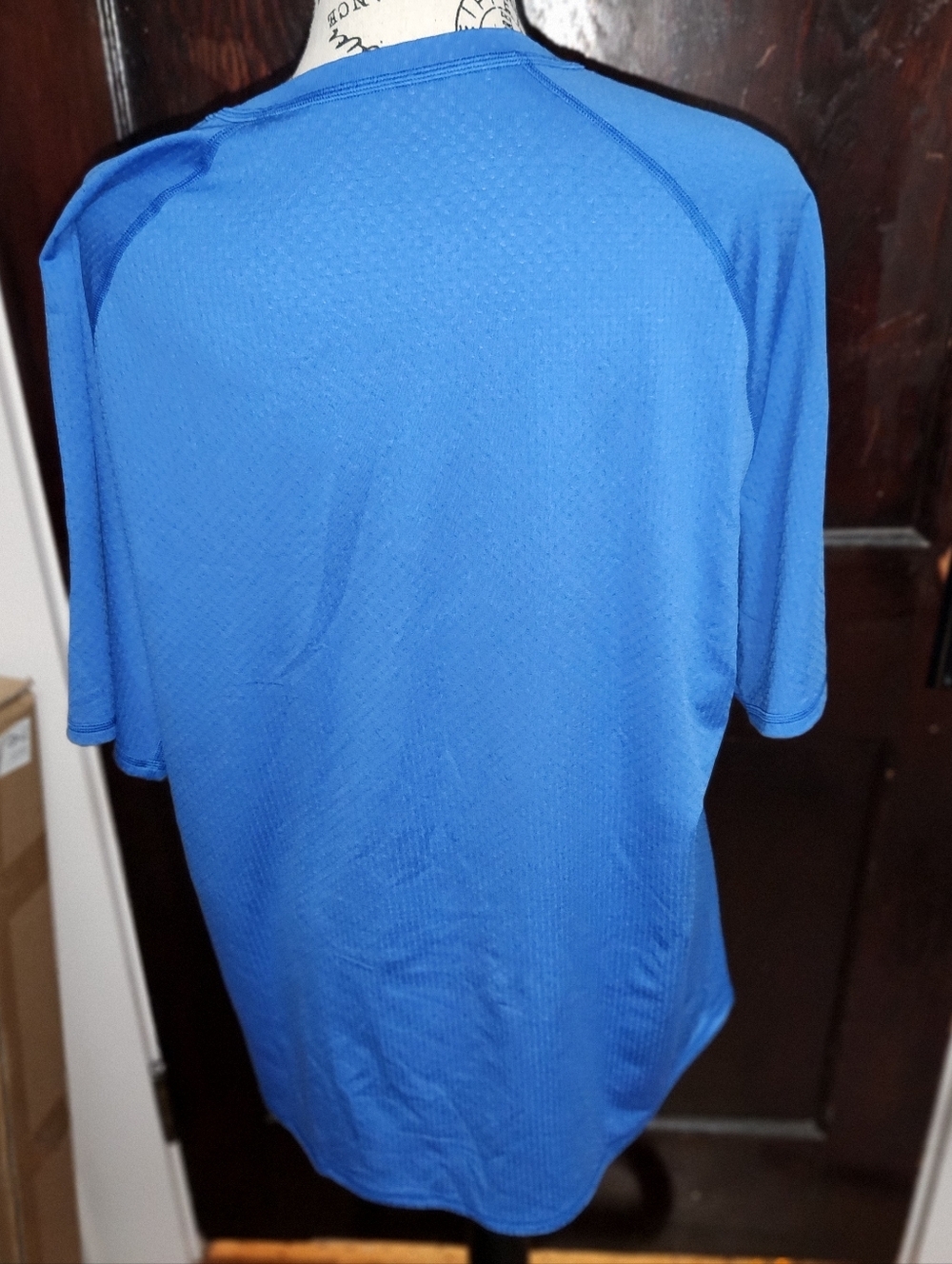 REI Blue Mesh Performance Tshirt Large - Picture 2 of 5